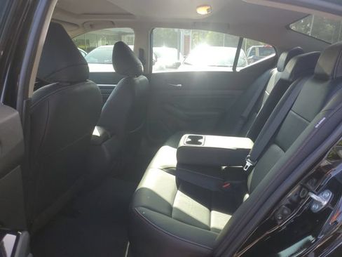 Certified 2023 Nissan Altima 2.5 SR w/ SR Premium Package AWD/4WD image 9