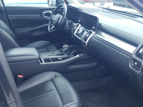 Used 2022 Kia Sorento S FWD image 17