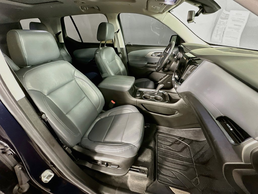 Used 2020 Chevrolet Traverse LT w/ LT Premium Package AWD/4WD image 39