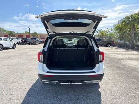 Certified 2025 Ford Explorer Active w/ Active Comfort Package image 29