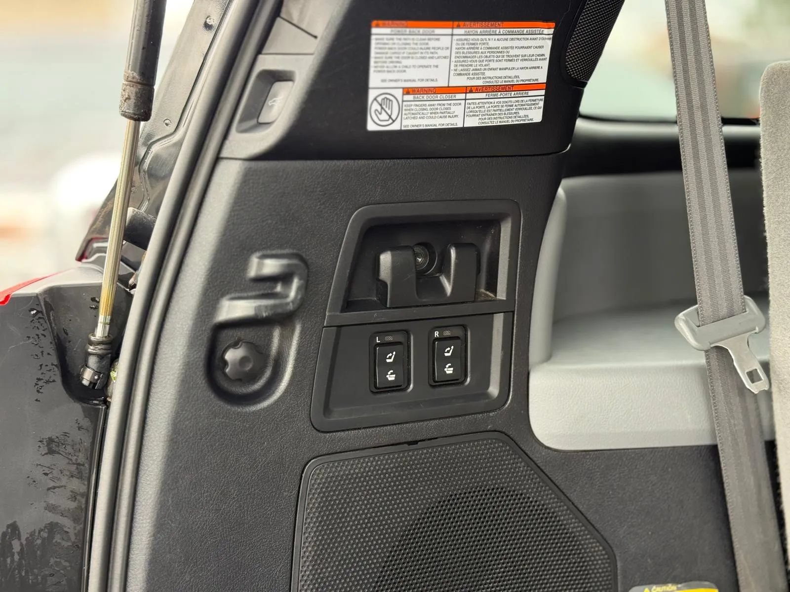 Used 2017 Toyota Sequoia Platinum AWD/4WD image 35