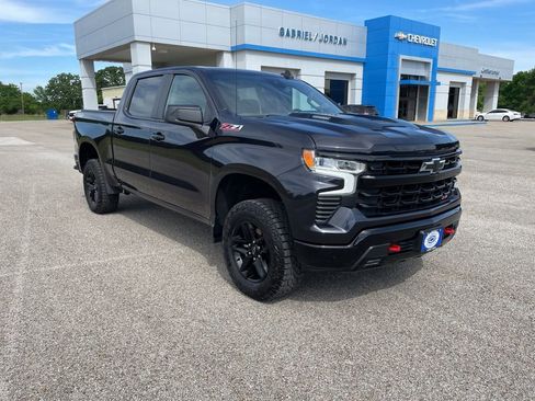 Used 2024 Chevrolet Silverado 1500 LT Trail Boss w/ Convenience Package II AWD/4WD image 7