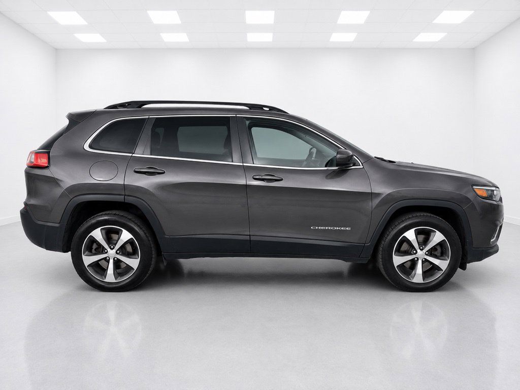 Used 2022 Jeep Cherokee Limited AWD/4WD image 5