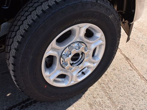 New 2026 Ford F250 XLT w/ FX4 Off-Road Package image 9