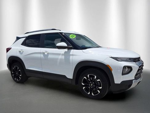 Certified 2023 Chevrolet TrailBlazer LT FWD image 2