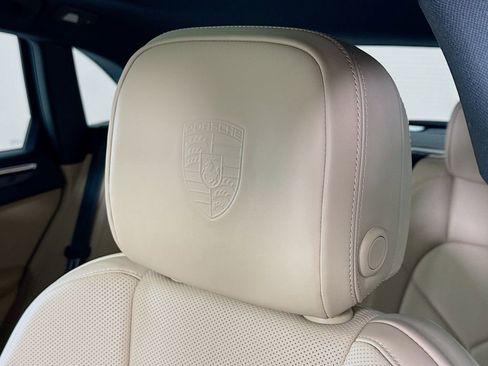 Certified 2025 Porsche Macan AWD/4WD image 14