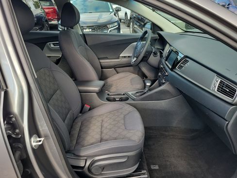 Used 2018 Kia Niro LX FWD image 7