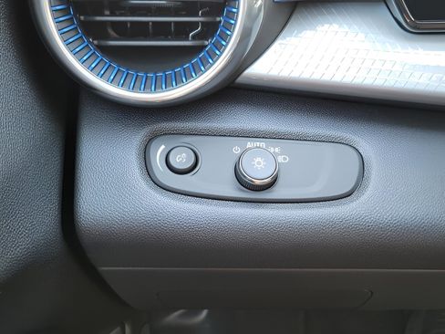 New 2026 Chevrolet Trax LT w/ Driver Confidence Package image 13