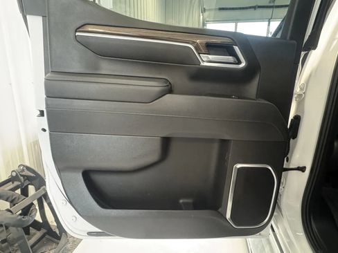 Used 2025 Chevrolet Silverado 1500 LT AWD/4WD image 13