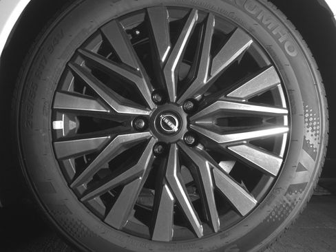 Used 2025 Nissan Altima 2.5 SV image 14