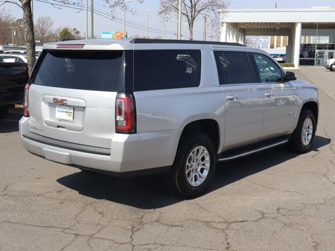 Used 2018 GMC Yukon XL SLT w/ Open Road Package image 10