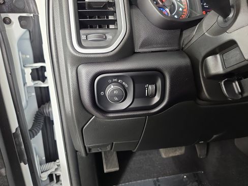 Used 2024 RAM 2500 Big Horn AWD/4WD image 20