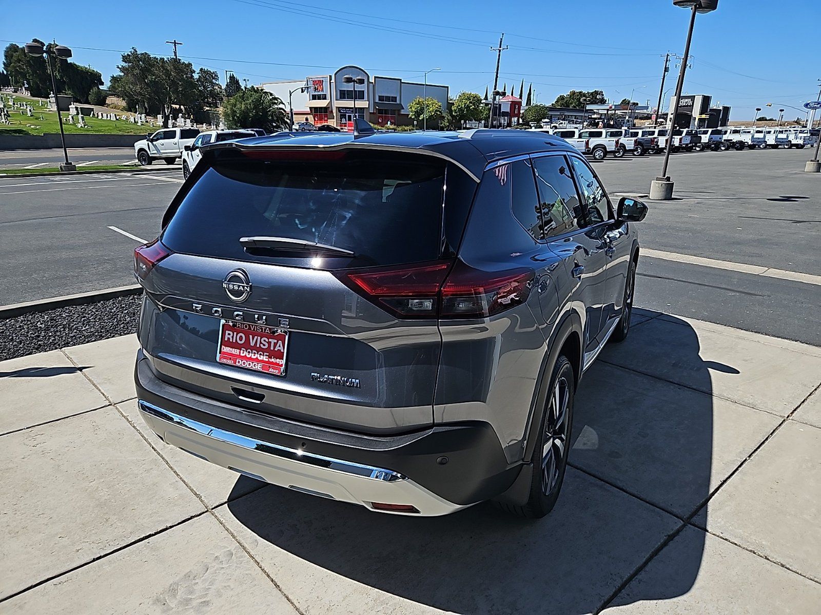 Used 2023 Nissan Rogue Platinum w/ Platinum Premium Package FWD image 5