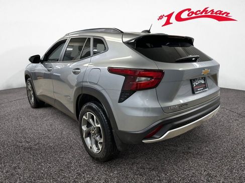 Certified 2024 Chevrolet Trax LT w/ Driver Confidence Package image 20