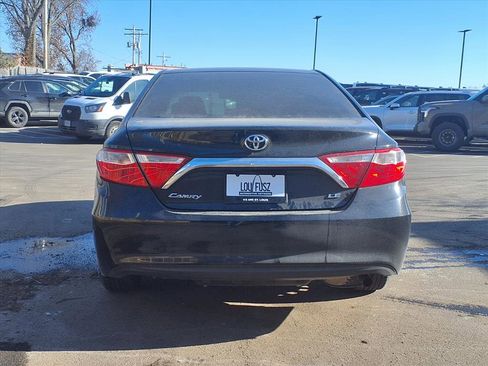 Used 2017 Toyota Camry LE image 28