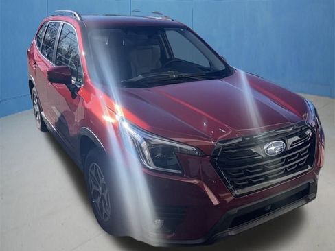 Used 2023 Subaru Forester Premium image 1