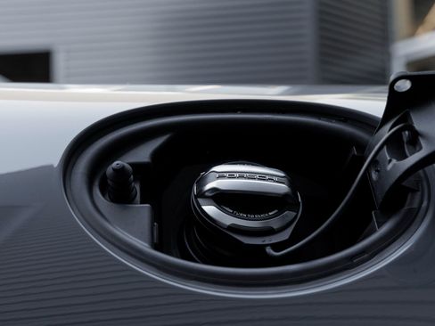 Used 2025 Porsche 718 Boxster image 38