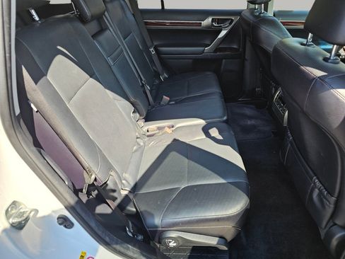 Used 2018 Lexus GX 460 Premium w/ Premium Package image 27