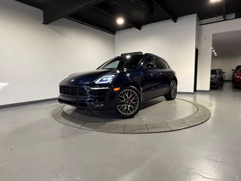 Used 2017 Porsche Macan GTS AWD/4WD image 4