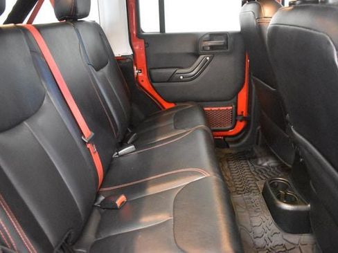 Used 2018 Jeep Wrangler Unlimited Rubicon AWD/4WD image 16