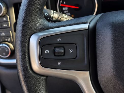 Used 2020 Chevrolet Silverado 1500 LT AWD/4WD image 24
