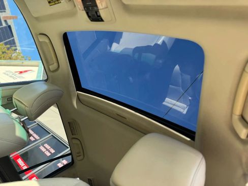 Used 2011 Lexus GX 460 image 31