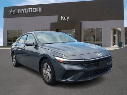 Certified 2025 Hyundai Elantra SE