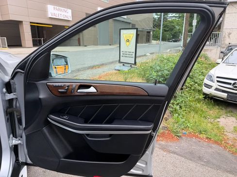 Used 2013 Mercedes-Benz GL 450 4MATIC image 42