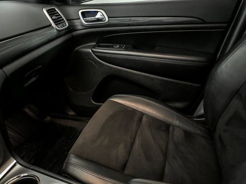 Used 2020 Jeep Grand Cherokee Altitude image 27