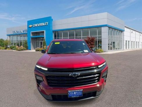 Used 2026 Chevrolet Traverse LT w/ Midnight/Sport Edition AWD/4WD image 8