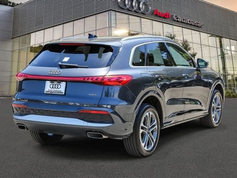 Used 2025 Audi Q5 Premium w/ Convenience Package AWD/4WD image 4