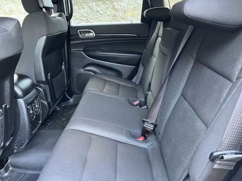 Used 2020 Jeep Grand Cherokee Laredo image 23