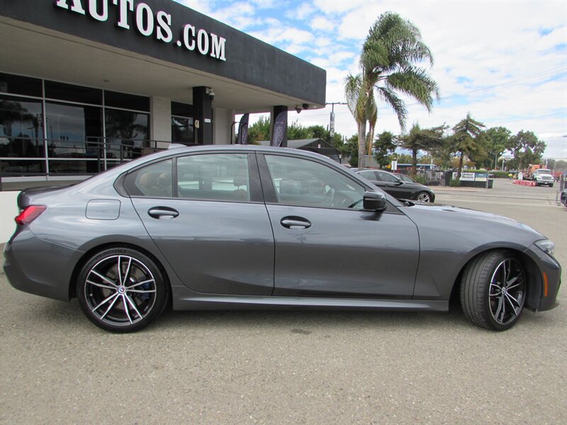 Used 2022 BMW M340i RWD image 8