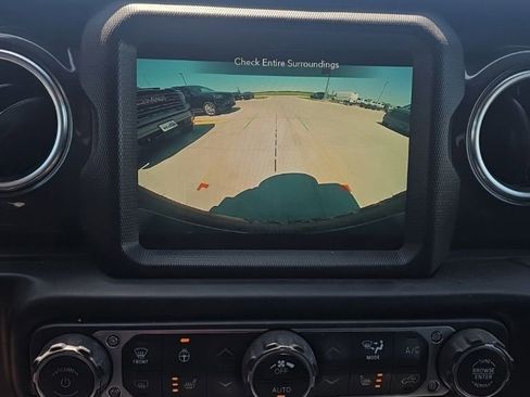 Used 2022 Jeep Wrangler Unlimited Sahara AWD/4WD image 48