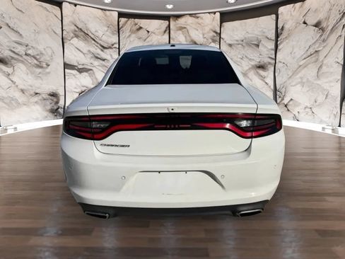 Used 2019 Dodge Charger SXT RWD image 6