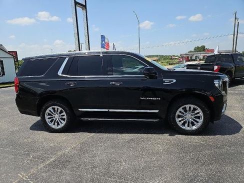 Used 2022 GMC Yukon SLT w/ SLT Luxury Package AWD/4WD image 9