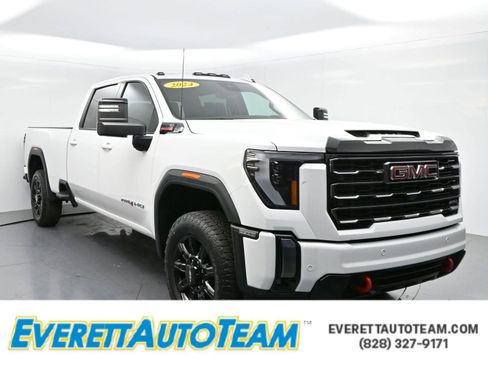 Used 2024 GMC Sierra 2500 AT4 w/ Technology Package image 1