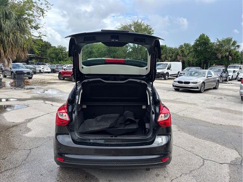 Used 2014 Ford Focus Titanium FWD image 38