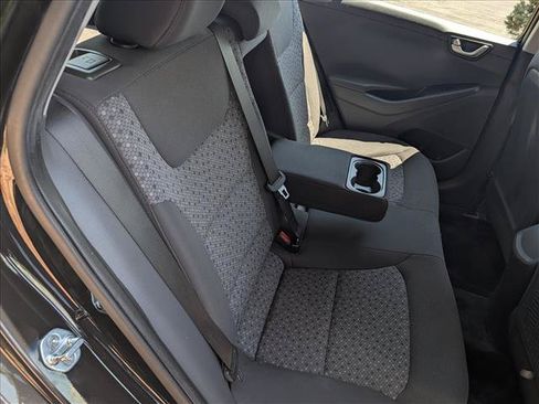Used 2019 Hyundai Ioniq Plug-In Hybrid FWD image 16