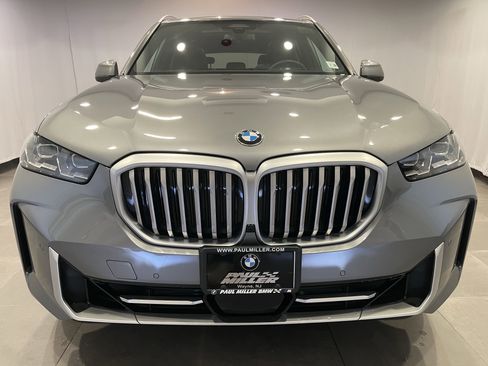 Certified 2024 BMW X5 xDrive40i w/ Premium Package AWD/4WD image 2