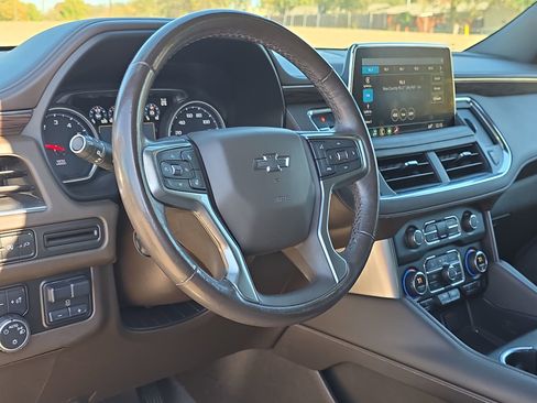 Used 2021 Chevrolet Tahoe Z71 w/ Z71 Off-Road Package image 15