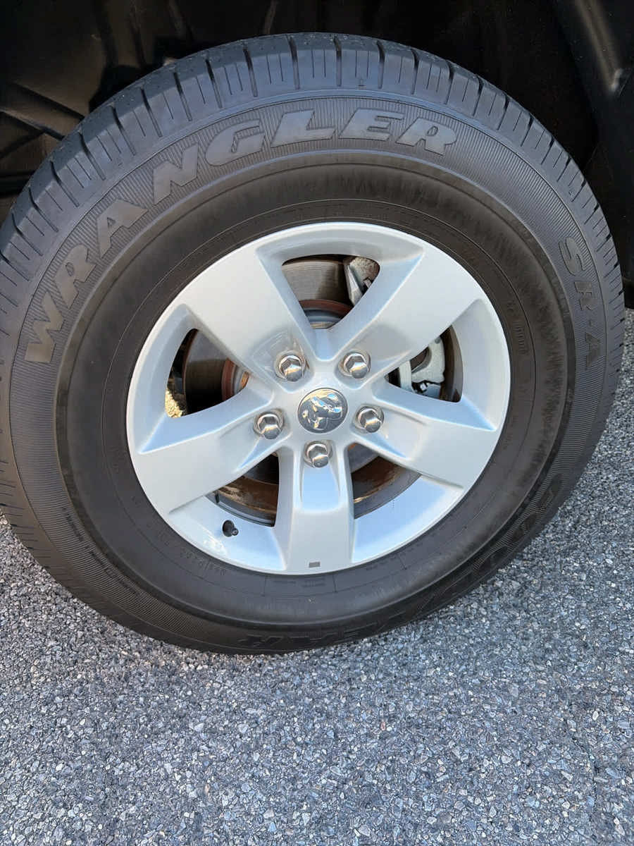Used 2024 RAM 1500 Classic SLT AWD/4WD image 18