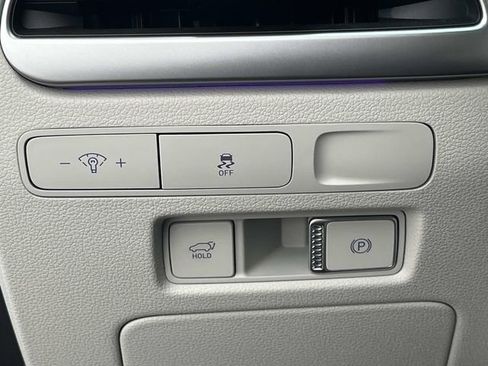 Certified 2025 Hyundai Palisade Limited FWD image 30