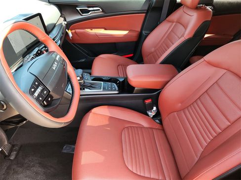 New 2026 Kia Sportage SX image 10