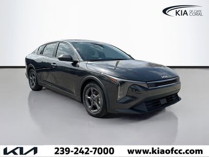 New 2025 Kia K4 LXS