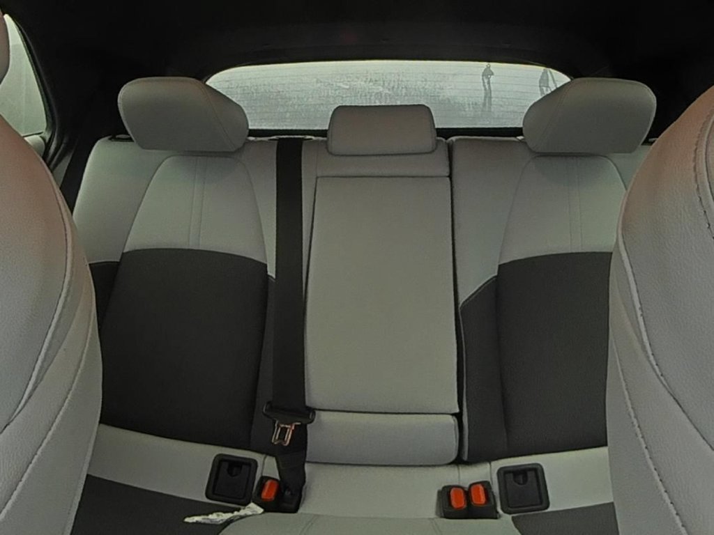 Used 2022 Toyota Corolla XSE FWD image 10