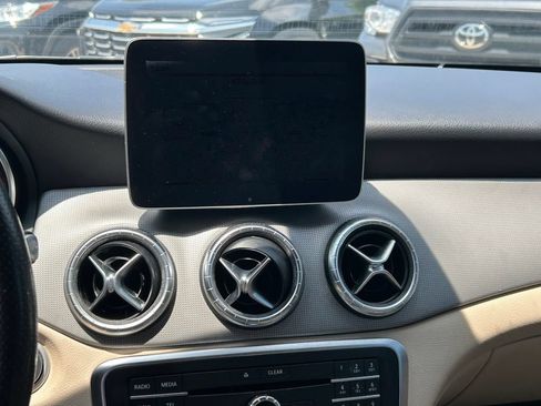 Used 2018 Mercedes-Benz CLA 250 4MATIC image 20