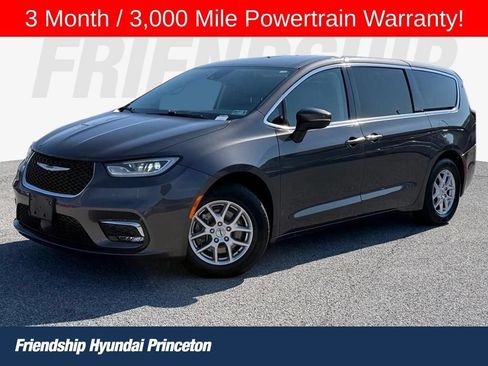 Used 2023 Chrysler Pacifica Touring-L FWD image 1