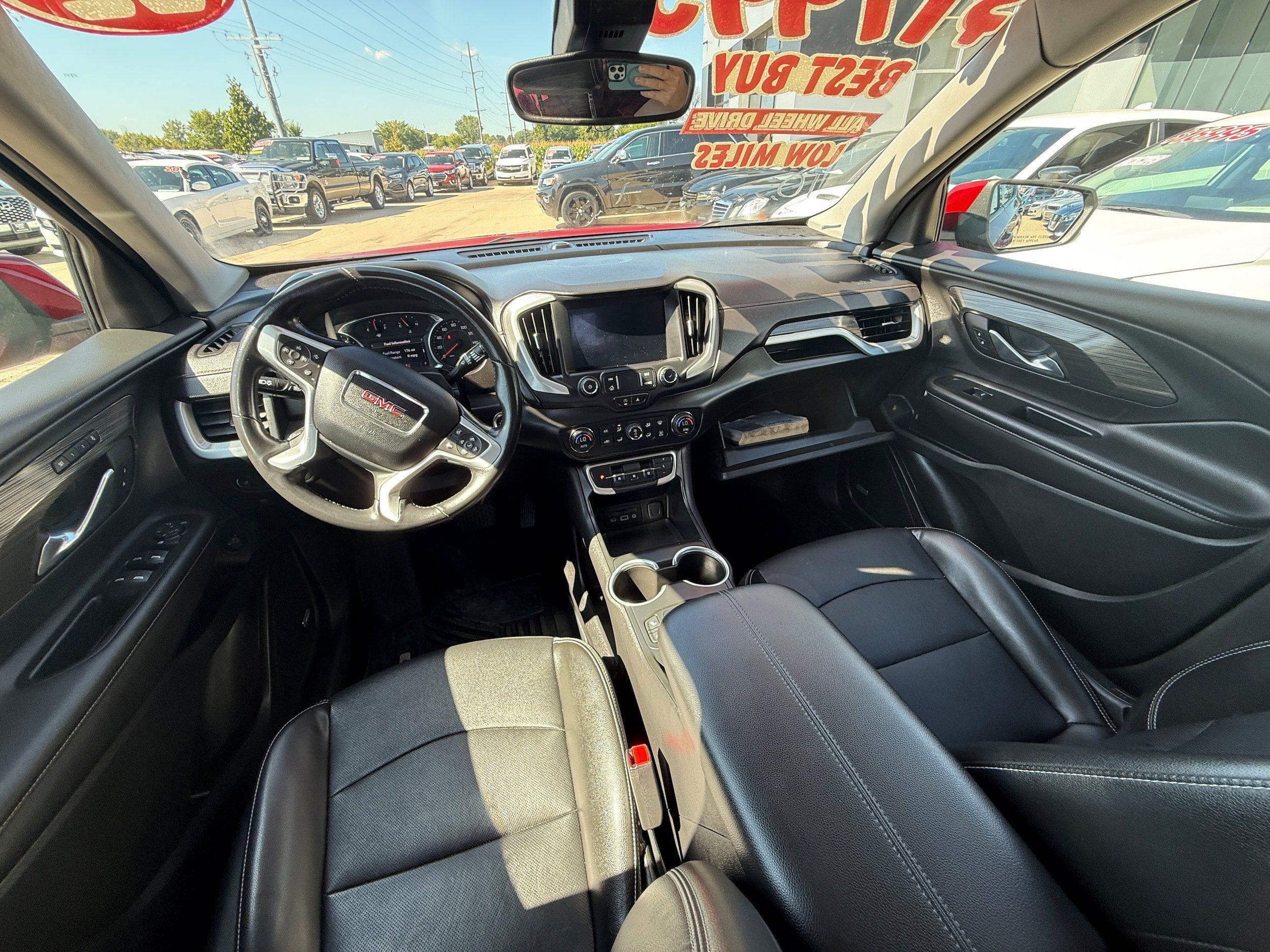 Used 2022 GMC Terrain SLT w/ Infotainment Package II AWD/4WD image 9
