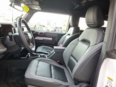 Certified 2024 Ford Bronco Black Diamond image 14